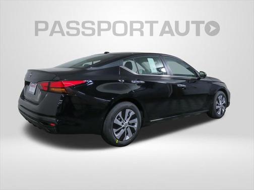 2025 Nissan Altima S FWD