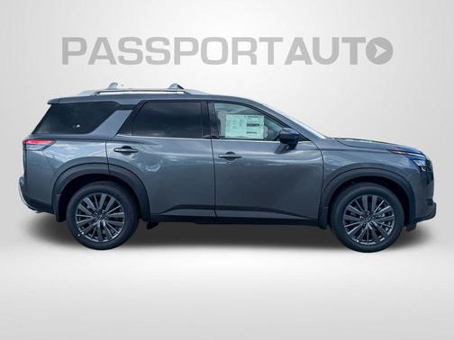 2025 Nissan Pathfinder SL 4WD