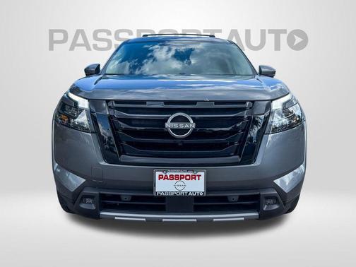 2025 Nissan Pathfinder SL 4WD