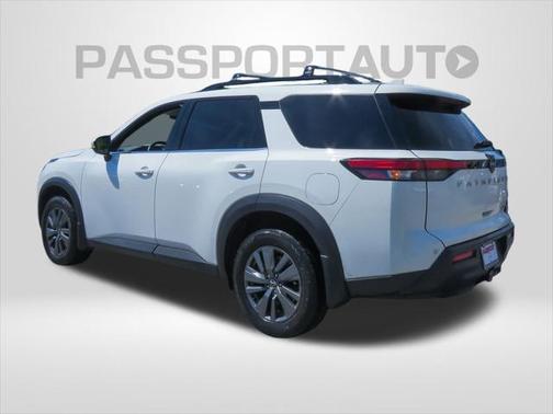 2022 Nissan Pathfinder SV 4WD
