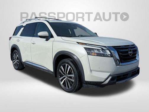 2024 Nissan Pathfinder Platinum FWD