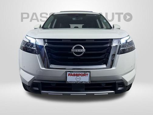 2024 Nissan Pathfinder Platinum FWD