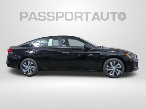 2025 Nissan Altima S FWD
