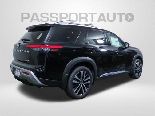 2025 Nissan Pathfinder Platinum 4WD