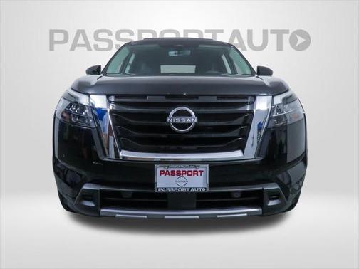 2025 Nissan Pathfinder Platinum 4WD