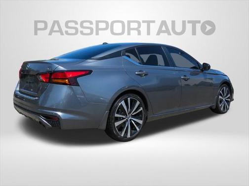 2022 Nissan Altima SR FWD