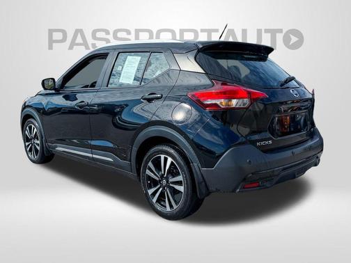2020 Nissan Kicks SR