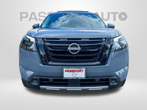 2025 Nissan Pathfinder Platinum 4WD