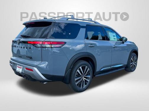 2025 Nissan Pathfinder Platinum 4WD