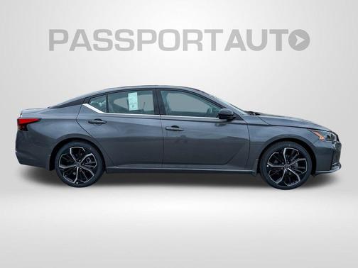 2025 Nissan Altima SR FWD