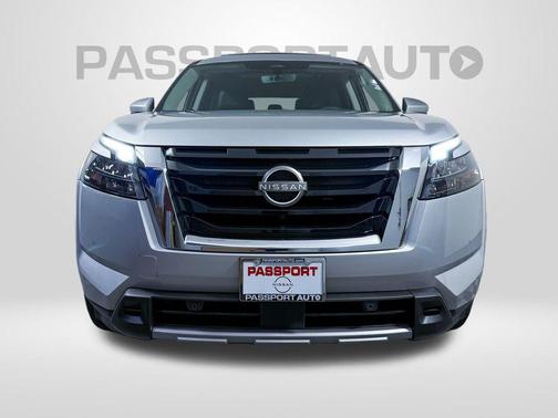 2025 Nissan Pathfinder SL 4WD