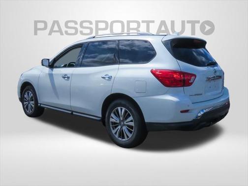 2019 Nissan Pathfinder SV