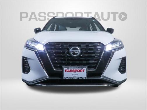 2021 Nissan Kicks SR