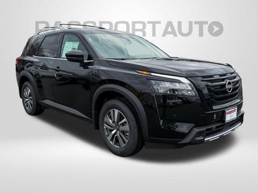 2025 Nissan Pathfinder SL 4WD