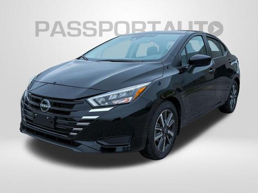 Super Black 2025 Nissan Versa 1.6 SV