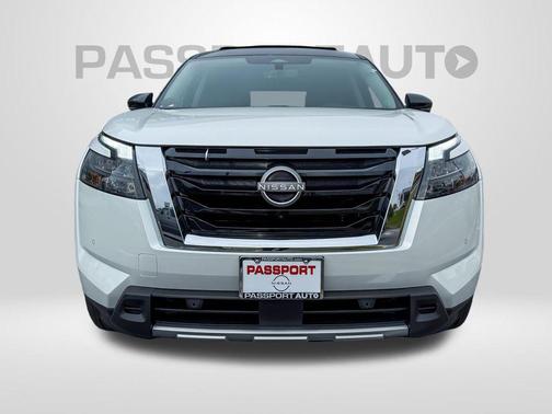 2025 Nissan Pathfinder Platinum 4WD