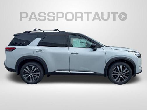 2025 Nissan Pathfinder Platinum 4WD