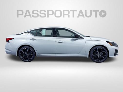 2025 Nissan Altima SR FWD