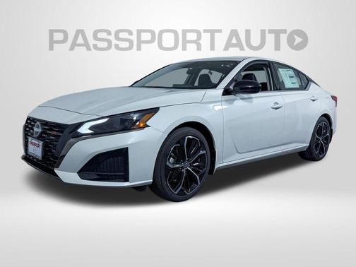 2025 Nissan Altima SR FWD