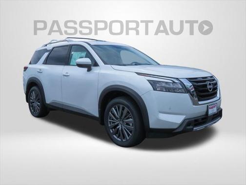 2025 Nissan Pathfinder SL 4WD