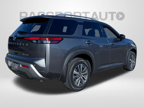 2023 Nissan Pathfinder SL 4WD