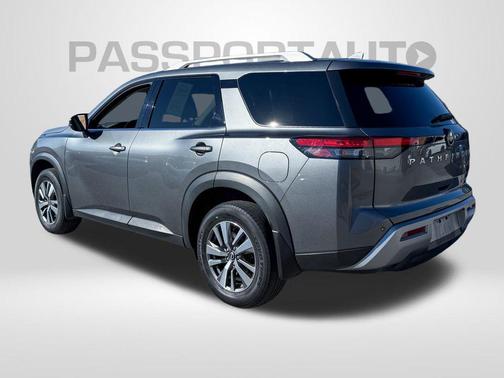 2023 Nissan Pathfinder SL 4WD