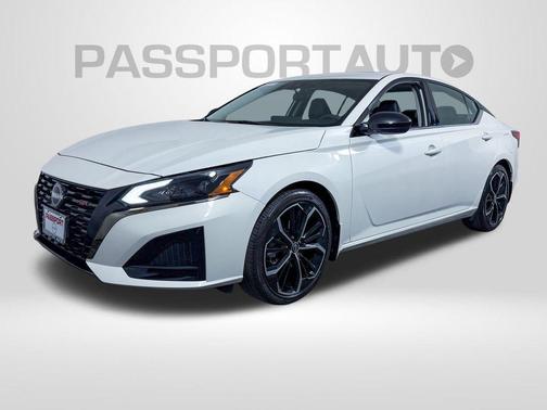 2023 Nissan Altima SR FWD