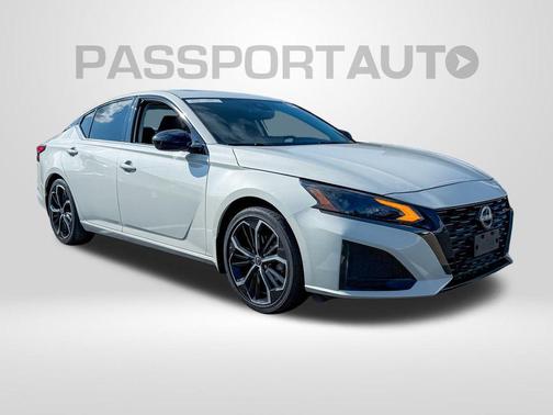 2023 Nissan Altima SR FWD