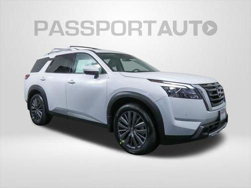 2025 Nissan Pathfinder SL 4WD