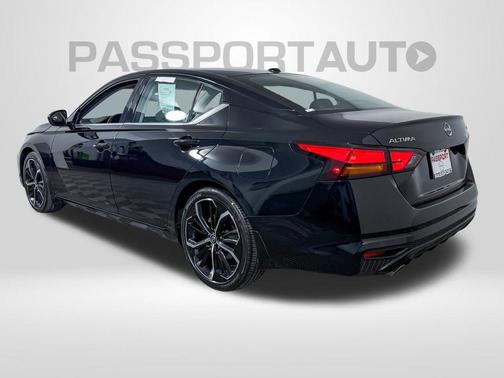 Super Black 2024 Nissan Altima SR FWD