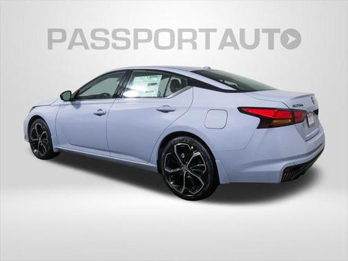2025 Nissan Altima SR FWD