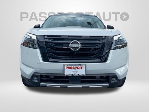 2025 Nissan Pathfinder Platinum 4WD