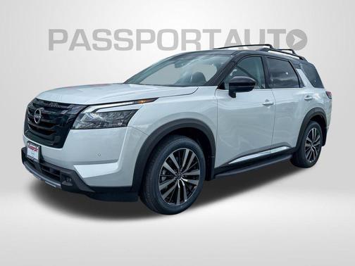 2025 Nissan Pathfinder Platinum 4WD