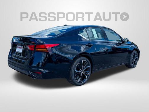 2025 Nissan Altima SR FWD