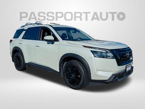 2024 Nissan Pathfinder SL 4WD