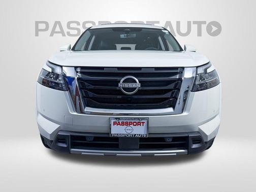 2024 Nissan Pathfinder SL 4WD