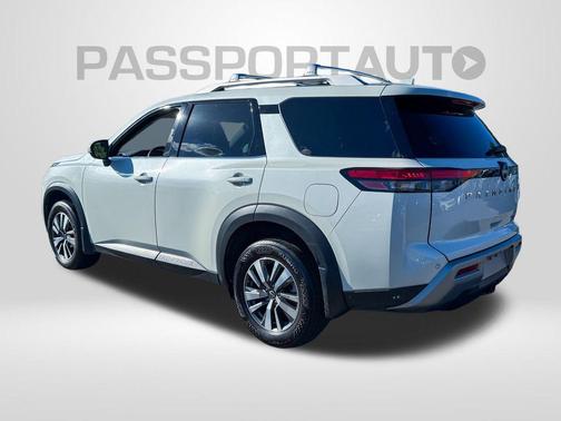 2024 Nissan Pathfinder SL 4WD