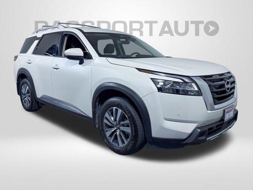 2024 Nissan Pathfinder SL 4WD