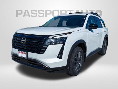 Everest White Pearl Tricoat 2026 Nissan Pathfinder SV