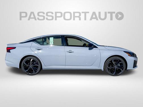 2025 Nissan Altima SR FWD