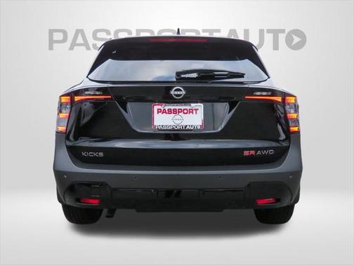 2025 Nissan Kicks SR