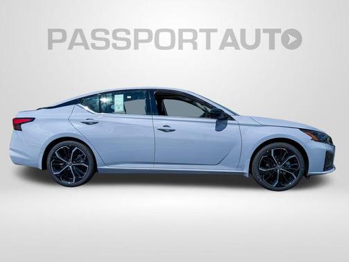 2025 Nissan Altima SR FWD