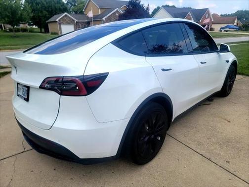 2022 Tesla Model Y Long Range Dual Motor All-Wheel Drive