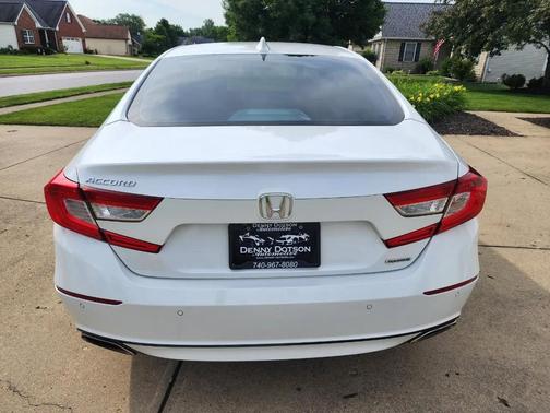 Platinum White Pearl 2018 Honda Accord Touring
