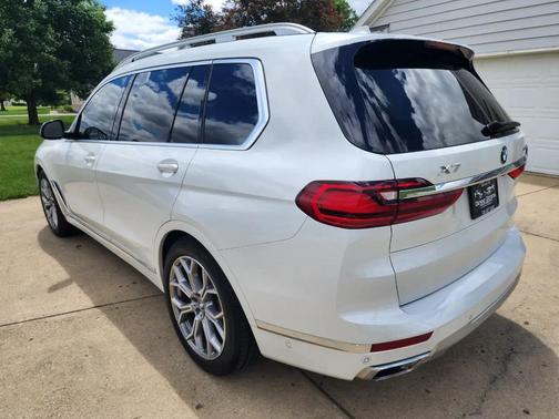 Mineral White Metallic 2019 BMW X7 xDrive40i