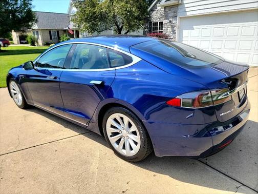 2017 Tesla Model S 90D