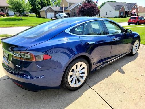 2017 Tesla Model S 90D