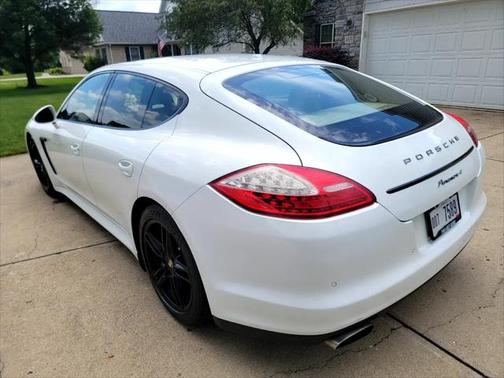 2013 Porsche Panamera 4 Platinum Edition