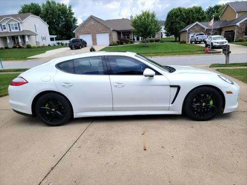 2013 Porsche Panamera 4 Platinum Edition