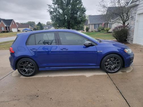 2017 Volkswagen Golf R 2.0T DSG